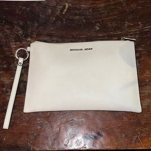 Large white Micheal Kors clutch/wristlet, great condition, super cute!